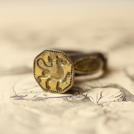 Medieval Lion "En passant" Ring