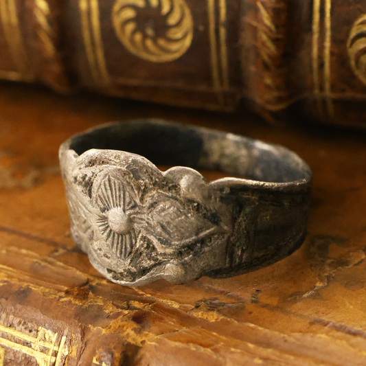 Roman Silver Floral Design Ring