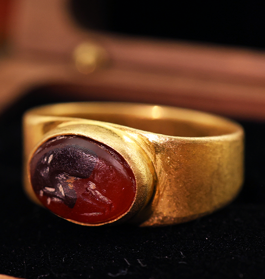 Roman Gold Rabit Ring